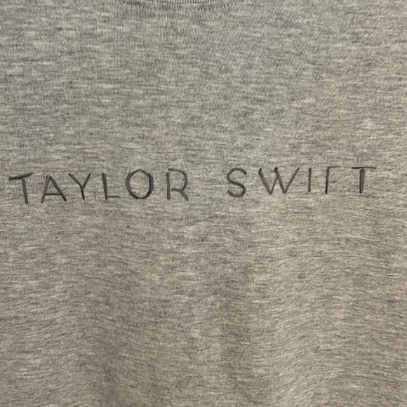 Taylor Swift 1989 Taylor’s Version Gray T-shirt. Size M - Picture 4 of 5
